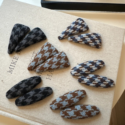 C廠【P63】千秋千鳥格毛呢髮夾女bb夾邊夾2025新款瀏海夾子前額高階頭飾髮卡
 25.12-2「C廠-單筆結帳需滿，NT$500出貨(不含運費)」