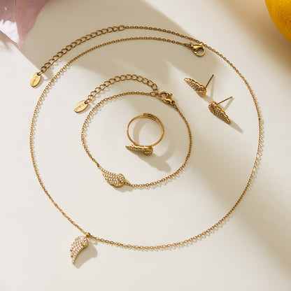 B廠【TXP486】超閃5A鋯石小翅膀造型手鍊項鍊耳環戒指組不鏽鋼鍍18k金
 25.11-4