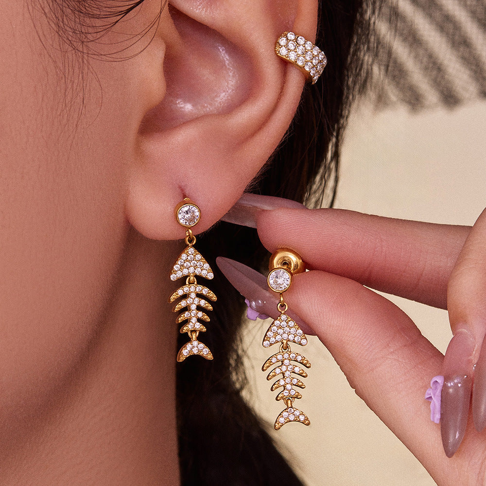 B廠【F1123】跨境新款魚骨造型滿鑽鋯石超閃耳環不鏽鋼鍍18k真金不掉色
 25.11-1