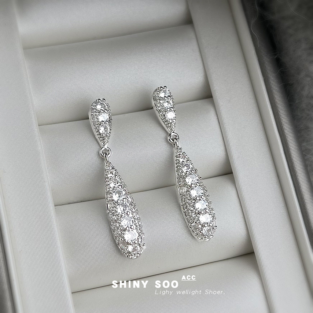 A廠【7424】微鑲鋯石時尚高級感長款水滴幾何名媛風新款耳環耳環飾品
 26.03-2