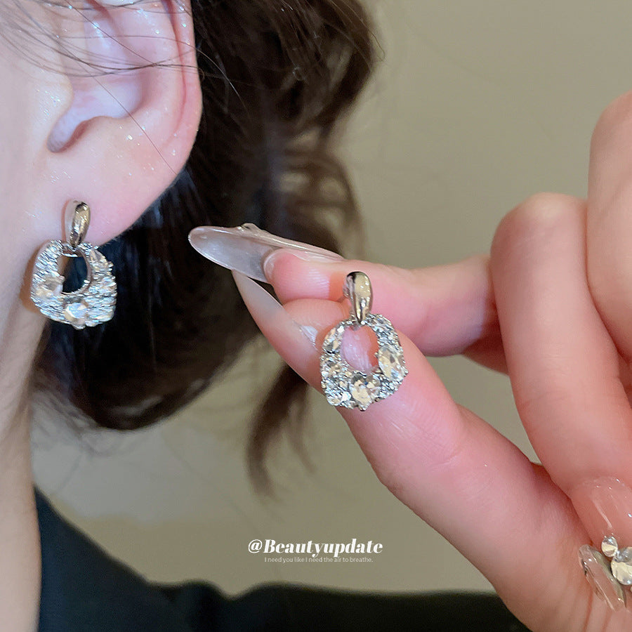 A廠【HE29246】時尚爆款輕奢精緻簡約高級感耳環氣質百搭獨特設計感小眾耳扣耳飾
 25.11-1