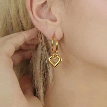 B廠【F088】歐美高級感簡約愛心吊墜耳環不鏽鋼材質鍍18k真金ins小眾設計耳環
 26.01-2