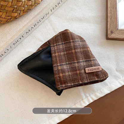 C廠【P82】格紋三角抓夾女高級感2025新款高階後腦勺盤發大號鯊魚夾髮卡頭飾
 25.12-2「C廠-單筆結帳需滿，NT$500出貨(不含運費)」