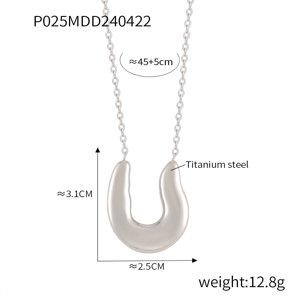 B廠【P025-F025】新款時尚飾品女簡約鈦鋼鍍18k金英文字母U型吊墜百搭項鍊耳環套裝 24.05-1