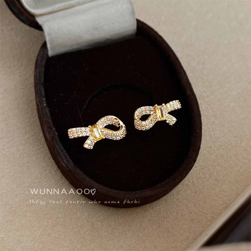 A廠【7185】微鑲鋯石925銀針鍍14K簡約個性時尚通勤高級感蝴蝶結耳環耳飾
 25.12-1