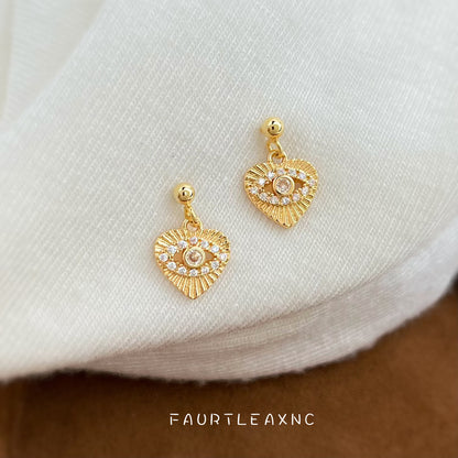 C廠【7082】實物很小迷你簡約小巧微鑲鋯石眼睛愛心時尚通勤飾品
 25.11-2