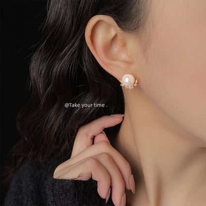 A廠【5688】鑲鋯石玻璃施家珍珠925銀針鍍14K時尚通勤高級感氣質耳環耳環 25.03-2