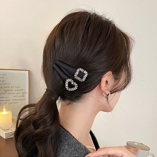 C廠【Y962】赫本愛心閃鑽髮夾女2025新款前額瀏海側邊碎髮bb夾百搭頭飾
 25.12-4「C廠-單筆結帳需滿，NT$500出貨(不含運費)」