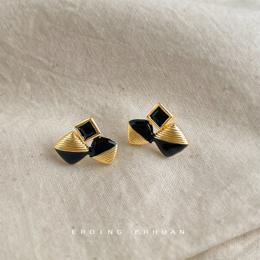 A廠【7182】原創時尚高級感925銀針黑色琺瑯滴釉幾何鋯石耳環女 通勤方形耳飾
 25.12-1