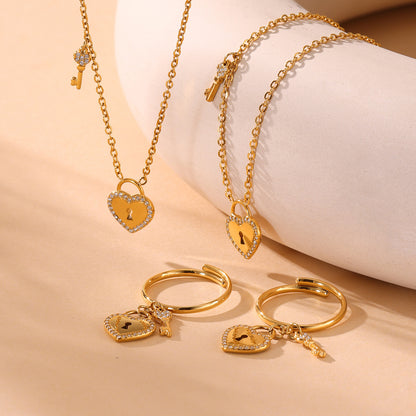 B廠【TXP299】歐美不銹鋼5A鋯石愛心鎖頭鑰匙棍吊墜鎖骨項鍊戒指飾品套裝 25.07-2