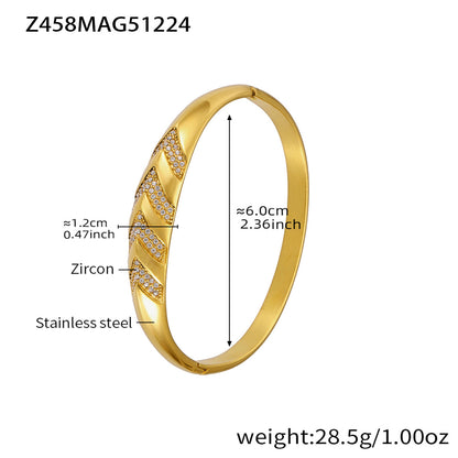 B廠【Z086】不鏽鋼5A鋯石幾何形手鐲鍍18k真金多手環組合 跨國時尚百搭首飾
 26.01-1