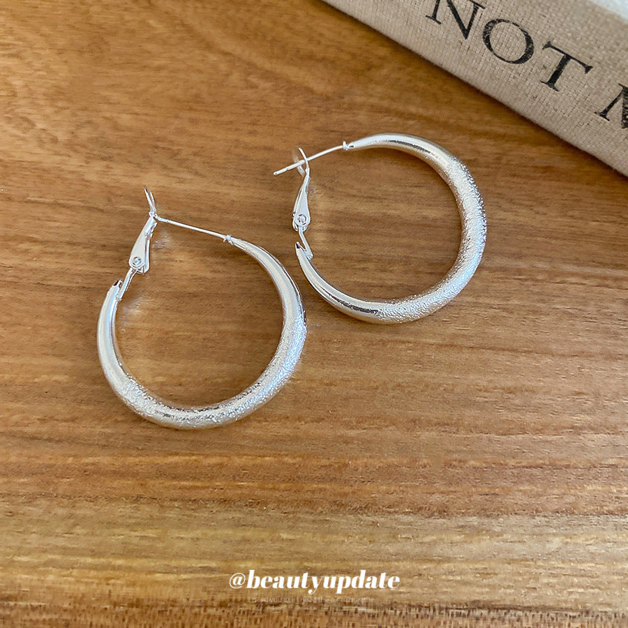 A廠【HE29275】925銀針霧面素銀耳圈韓系ins冷淡風日常通勤耳環輕奢高級感耳飾
 25.11-2