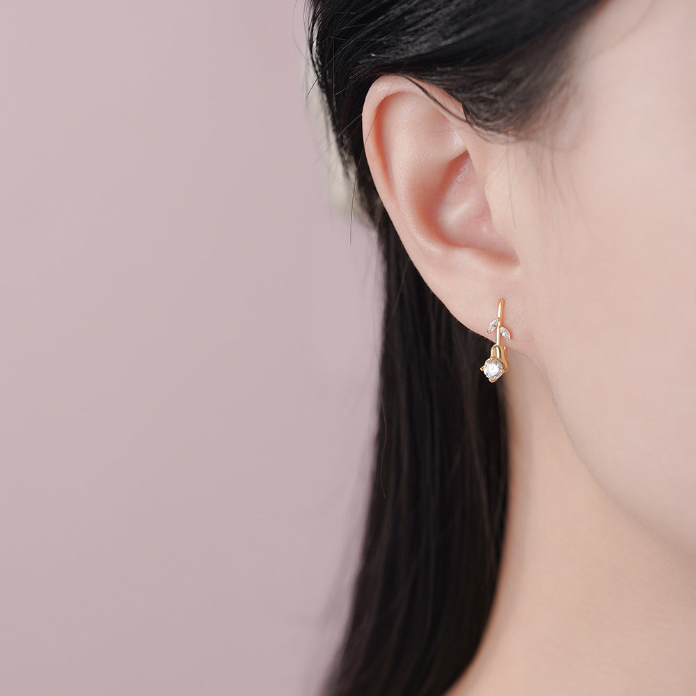 D廠【YC3928E】足銀S999高級感花鋯石耳環女輕奢清新韓風氣質小眾精緻耳飾
 26.03-2