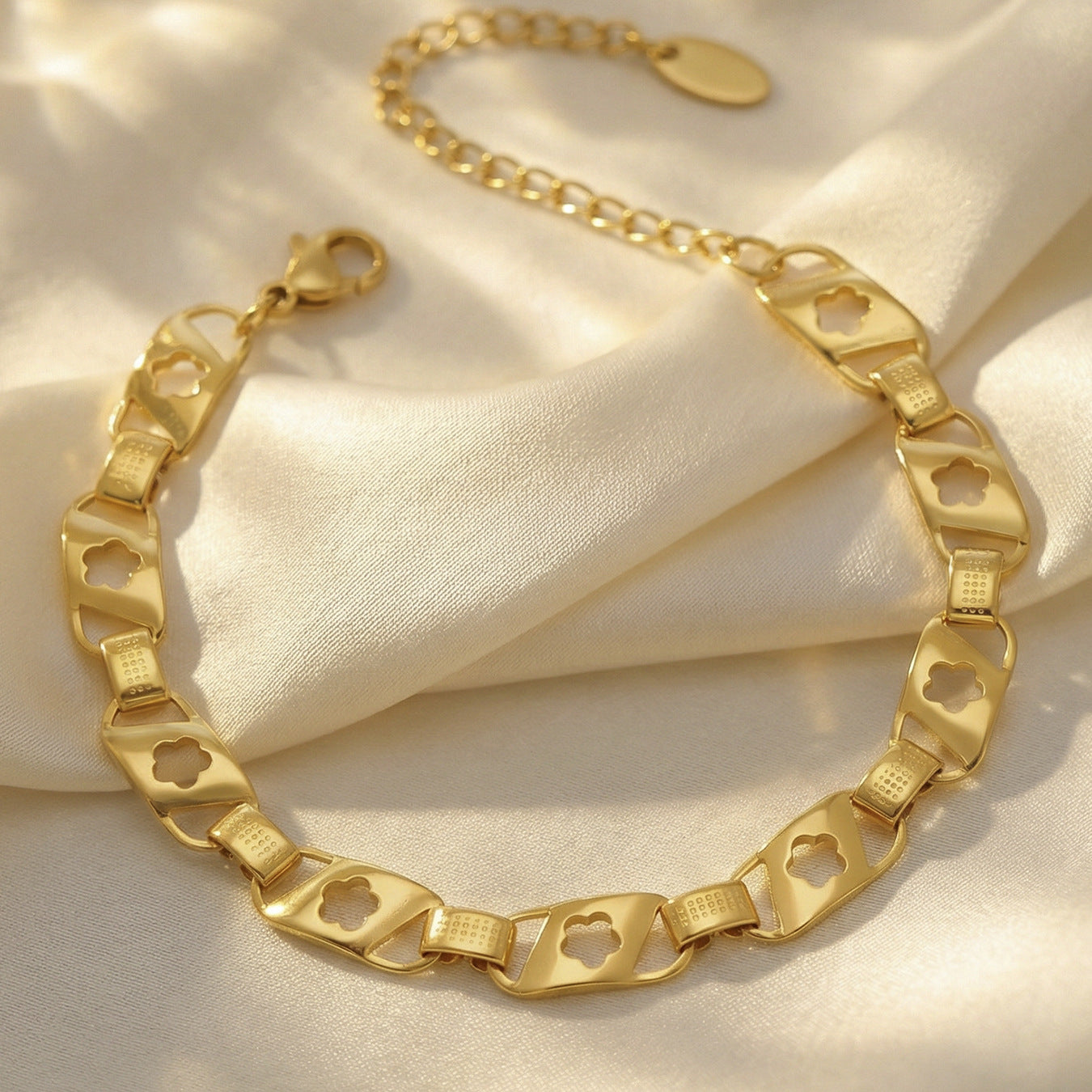 B廠【E079】ins時尚潮流網紅同款鏤空花型手鍊 情侶小眾設計感個性百搭手飾
 26.02-1