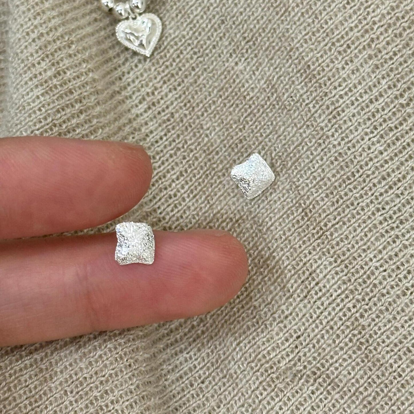 F廠【XDQ11131E】S999純銀ins幾何方塊紋理耳環小眾設計熔岩肌理感百搭耳飾女
 25.11-2