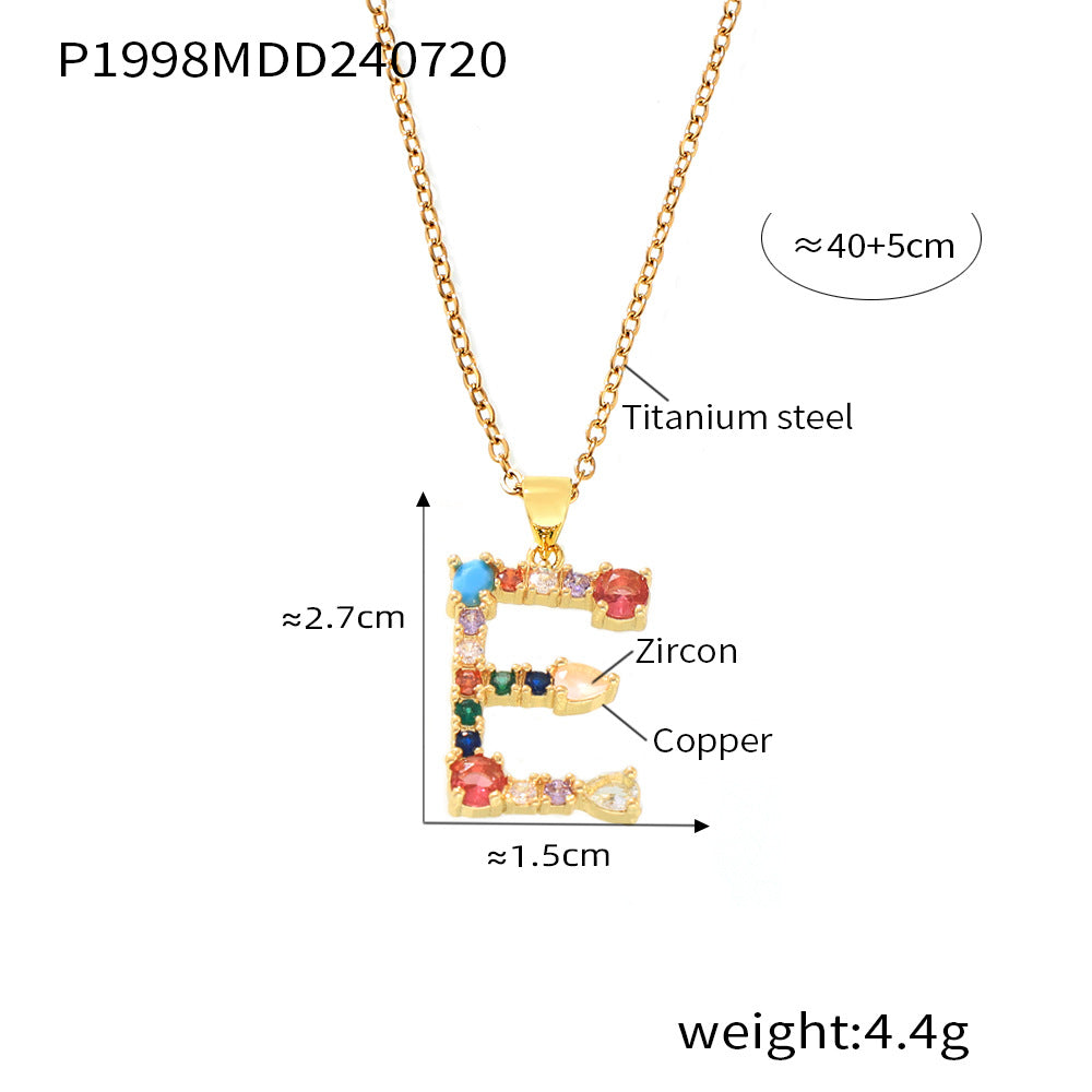 B廠【P1998】歐美跨境銅微鑲彩色鋯石26個英文字母個性單獨吊墜小眾嘻哈鎖骨鏈 24.07-4