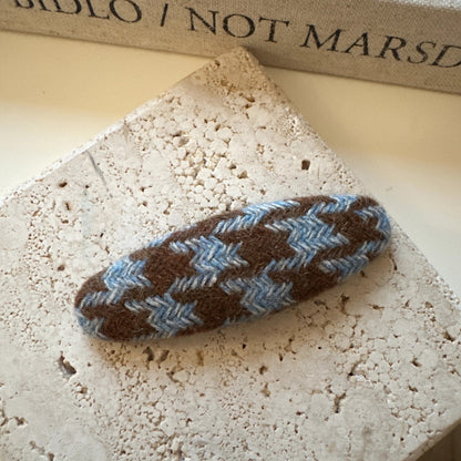 C廠【P63】千秋千鳥格毛呢髮夾女bb夾邊夾2025新款瀏海夾子前額高階頭飾髮卡
 25.12-2「C廠-單筆結帳需滿，NT$500出貨(不含運費)」