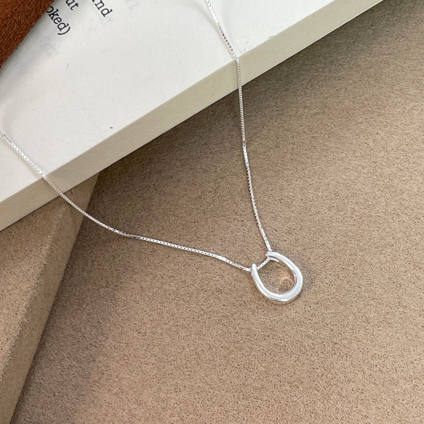 E廠【XDQ0907N】S925純銀極簡風U型馬蹄扣項鍊女輕奢小眾幾何設計百搭鎖骨鏈
 26.06-3