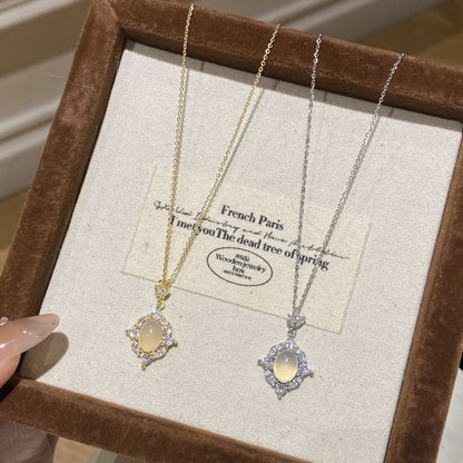 E廠【XDQ0076N】輕奢精緻蛋形白玉髓項鍊S925純銀秋冬高級感閃鋯鎖骨鍊女
 25.11-1