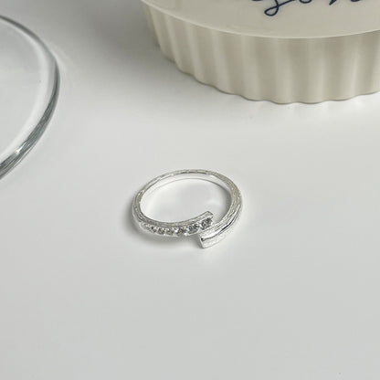 E廠【XDQ8634R】S925純銀韓版幾何交錯戒指女小眾ins拉絲鋯石氣質食指戒指環
 25.11-4