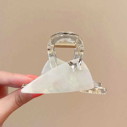 C廠【X406】氣質水鑽蝴蝶醋酸三角抓夾女高級感2026新款髮卡後腦勺半扎鯊魚夾
 26.06-1「C廠-單筆結帳需滿，NT$500出貨(不含運費)」