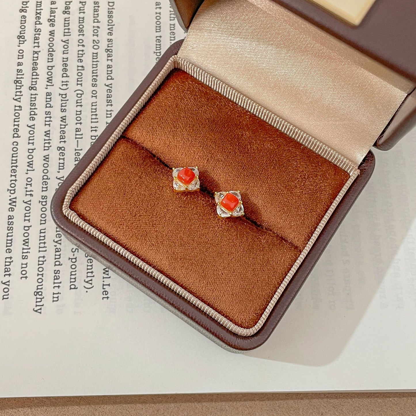 E廠【XDQ10377E】復古簡約南紅瑪瑙四葉草耳環女S925純銀氣質輕奢鑲鋯石耳飾品
 25.12-3