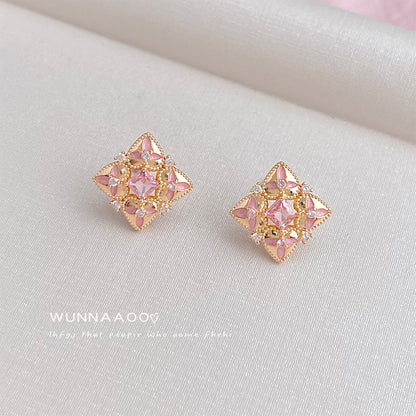 C廠【7044】原創設計微鑲鋯石925銀針彩繪幾何方形時尚輕奢風高級感耳飾
 25.11-2