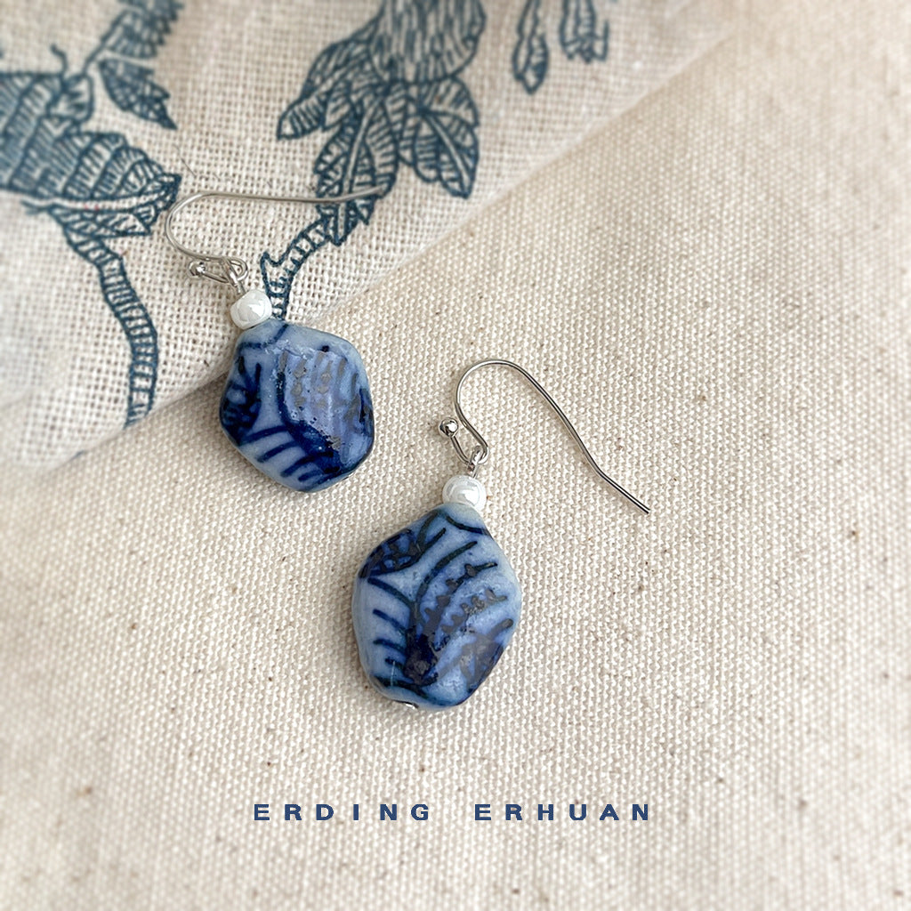 C廠【6185】文藝復古新中式宮廷風青花陶瓷花瓶耳環原創手工新款耳環飾品
 25.11-1