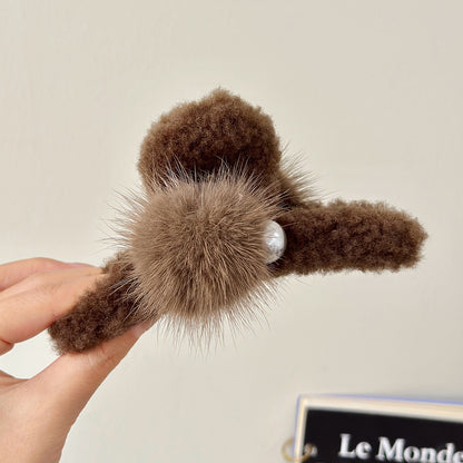 C廠【Y971】毛絨棕色珍珠抓夾大號女秋冬後腦勺髮量大頭飾鯊魚夾子髮夾高級感
 25.12-4「C廠-單筆結帳需滿，NT$500出貨(不含運費)」