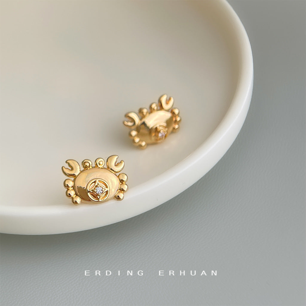 C廠【6903】元寶蟹~原始設計微鑲鋯石925銀針鍍14K簡約時尚通勤新耳飾 耳環
 25.10-3