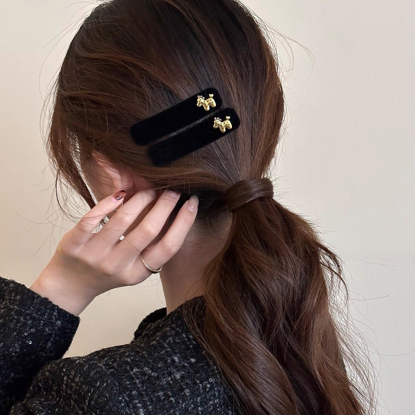 C廠【Y903】可愛絲絨小馬水鑽BB夾女新款高級感顯氣質側邊夾瀏海碎髮夾子髮飾
 25.12-2「C廠-單筆結帳需滿，NT$500出貨(不含運費)」