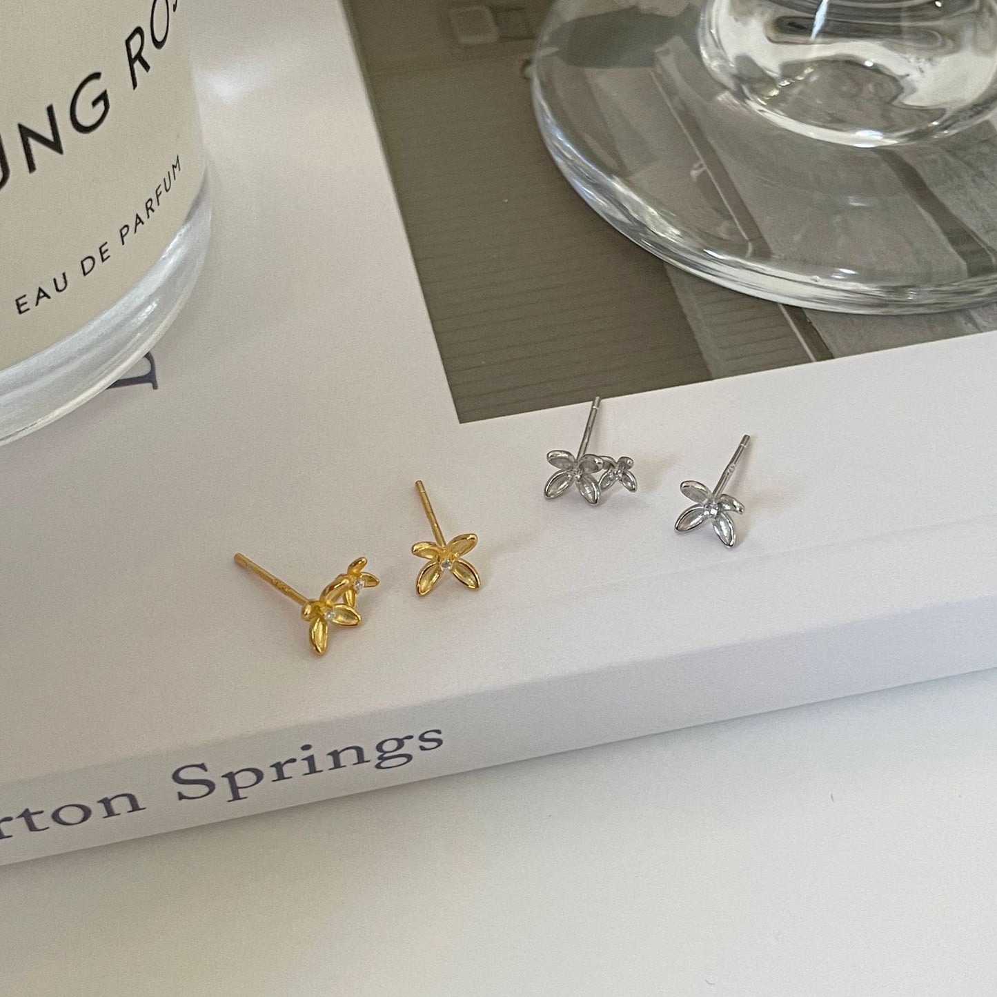 E廠【DQ10457E】S925純銀小眾設計不對稱桂花耳環女古法工藝小花百搭耳飾
 25.10-3