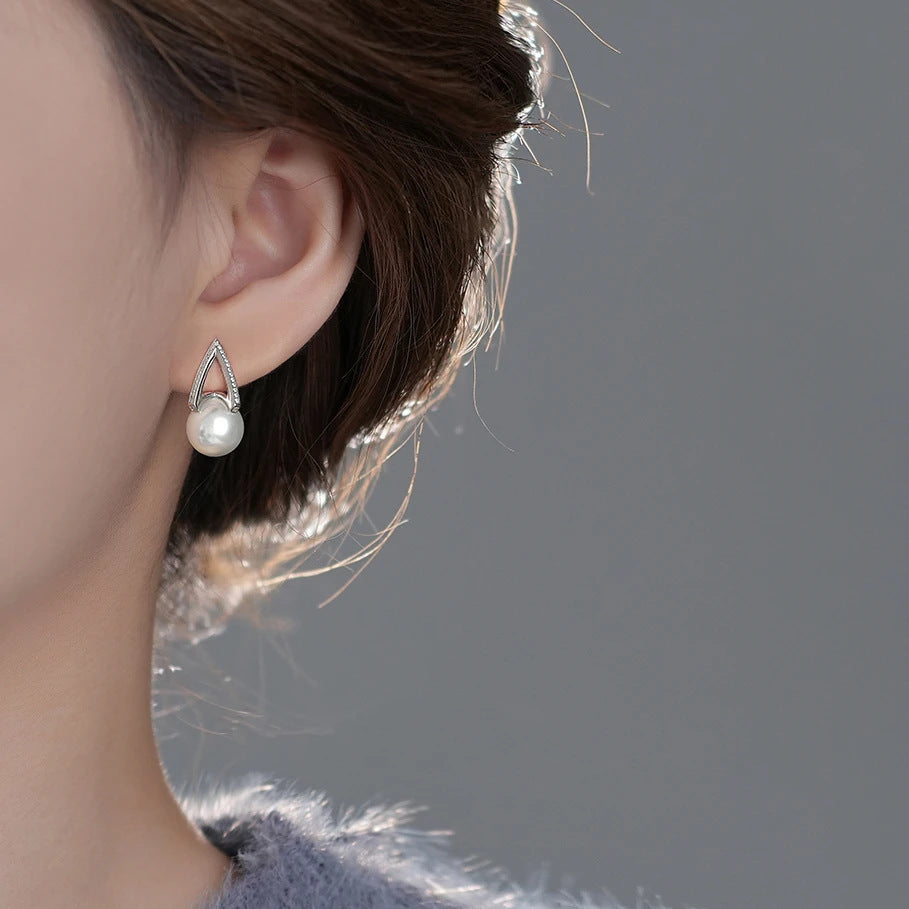 E廠【XDQ11059E】S925純銀輕奢仿珍珠馬蹄耳扣女時尚優雅鑲鑽V型耳環氣質耳飾
 26.03-2