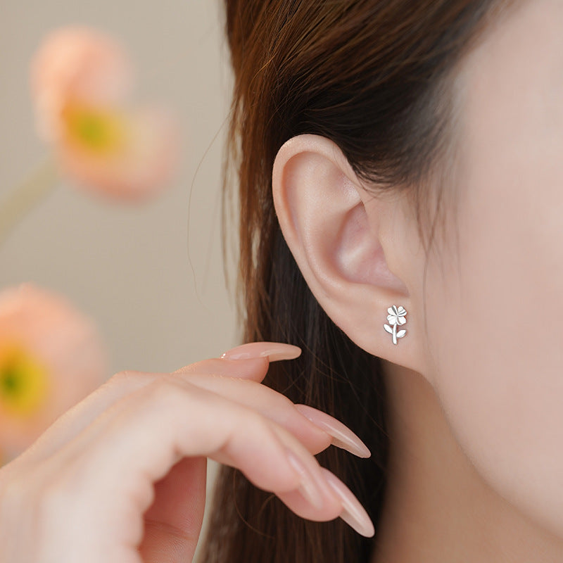 E廠【YC5346E】足銀S999淡雅甜美花朵耳環女小眾設計感新款秋冬款田園風耳環
 25.11-1