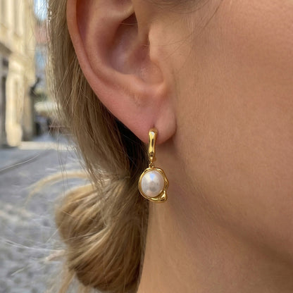 B廠【F046】新中式高質感仿珍珠吊墜耳環個性時尚C型耳環不鏽鋼鍍18k真金耳環
 26.03-3