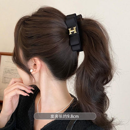 C廠【X255】黑色香蕉夾女金標H蝴蝶結高馬尾抓夾垂直夾高級感扭扭夾盤髮夾髮飾
 26.05-2「C廠-單筆結帳需滿，NT$500出貨(不含運費)」