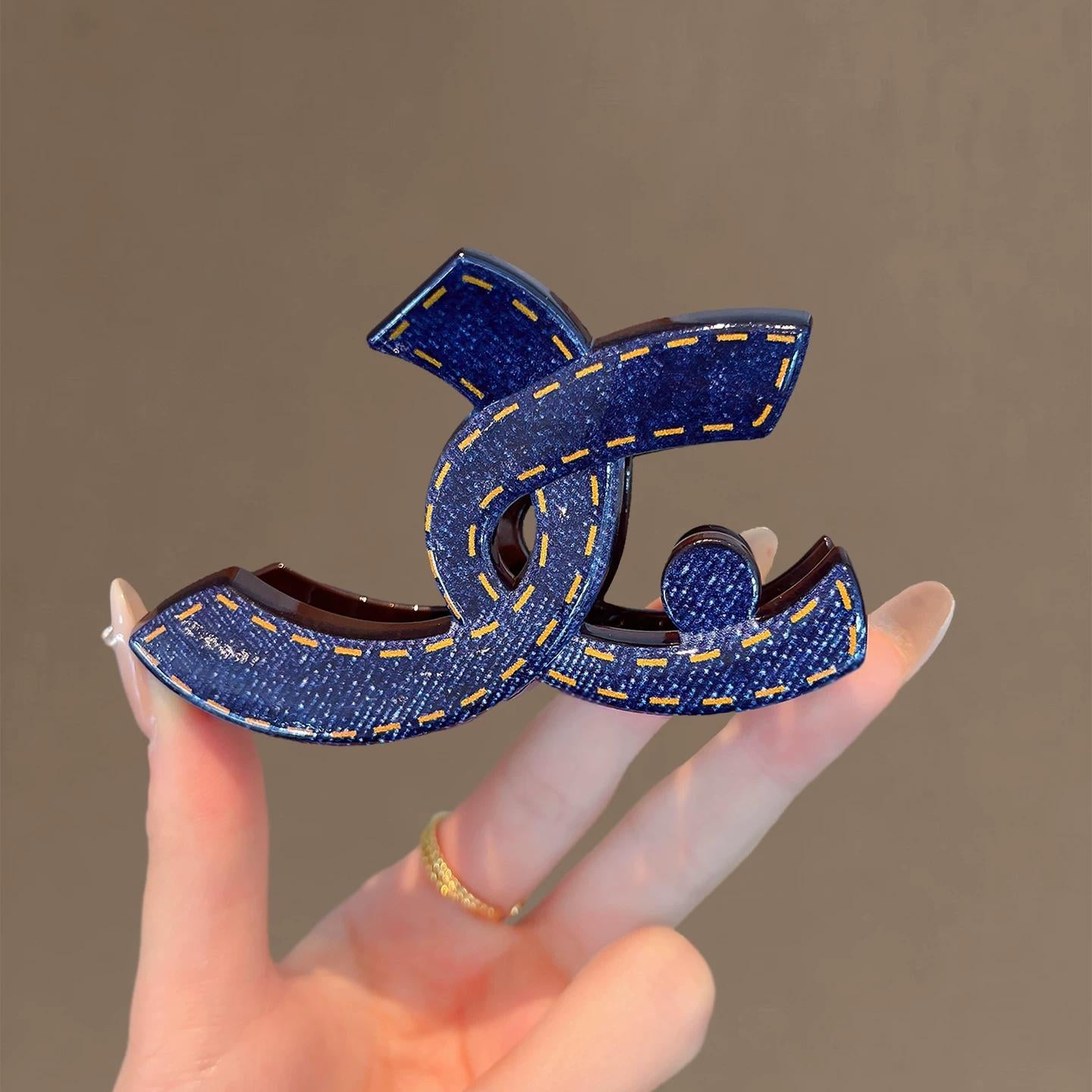 C廠【X272】藍色牛仔紋蝴蝶結抓夾大復古高級感後腦勺盤髮鯊魚夾百搭氣質髮飾
 26.05-2「C廠-單筆結帳需滿，NT$500出貨(不含運費)」