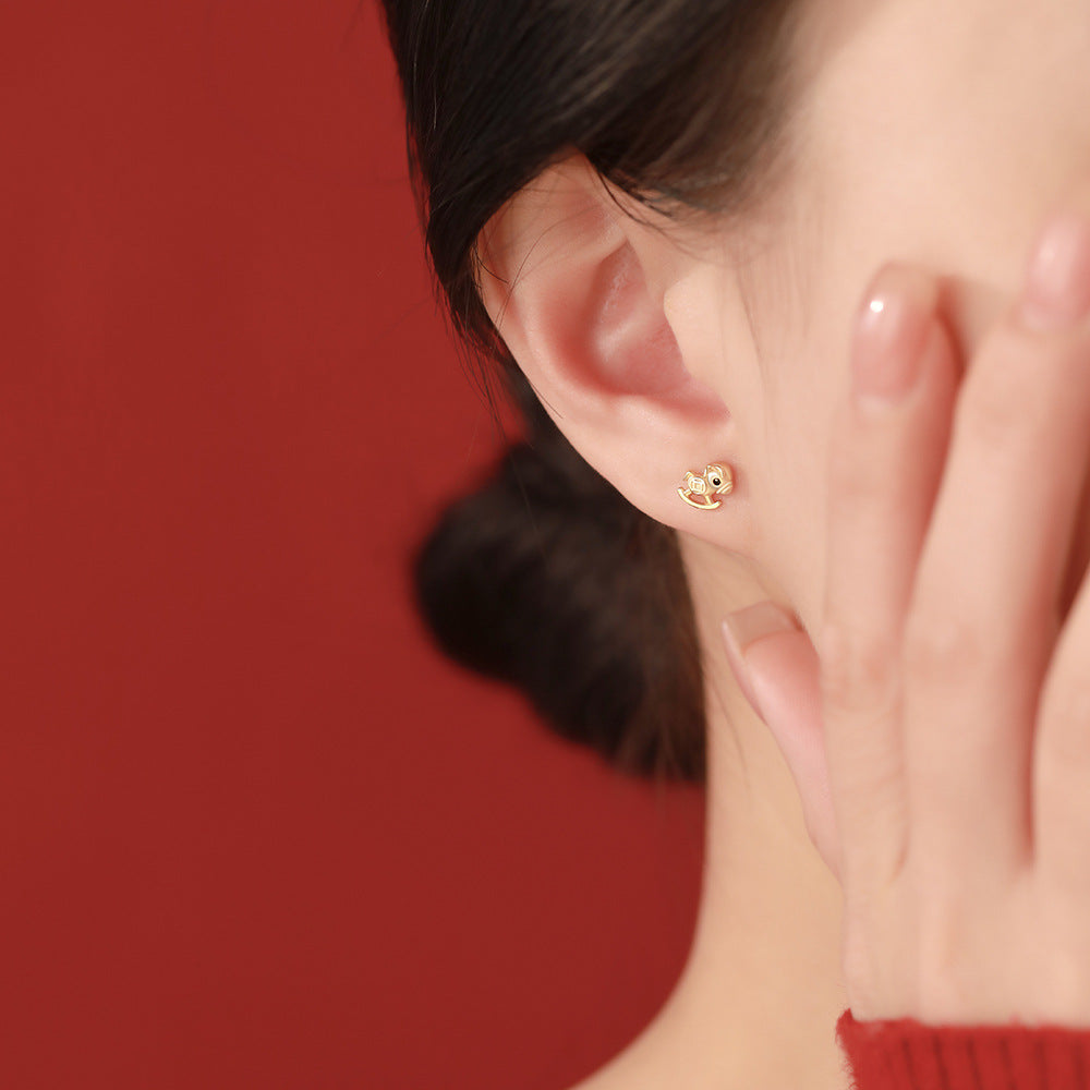 D廠【YC4030N】原創足銀S999銜寶萌駒木馬鋯石項鍊吊墜輕奢耳環本命年手鍊
 26.01-2