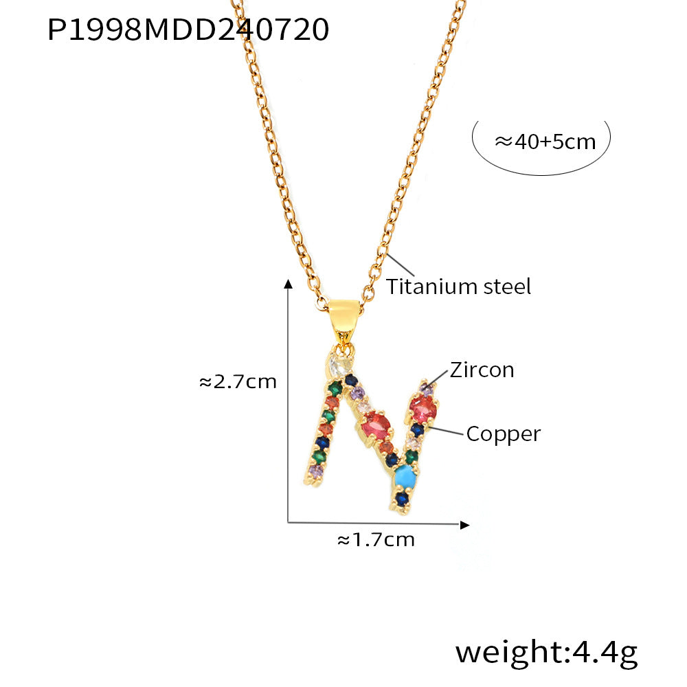 B廠【P1998】歐美跨境銅微鑲彩色鋯石26個英文字母個性單獨吊墜小眾嘻哈鎖骨鏈 24.07-4