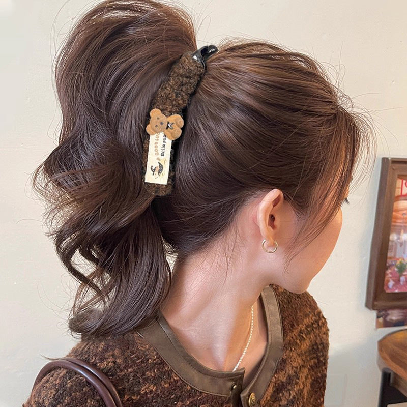 C廠【P56】韓國卡通小熊毛絨香蕉夾髮夾女2025新款可愛後腦勺高馬尾豎夾髮卡
 25.12-2「C廠-單筆結帳需滿，NT$500出貨(不含運費)」