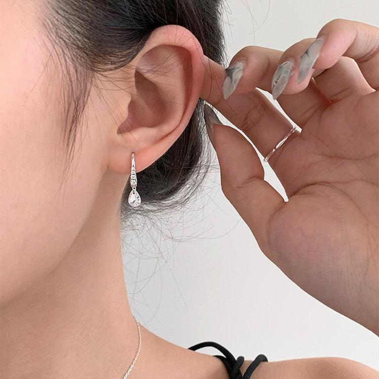 F廠【XDQ10054E】S925純銀精緻高級感水滴耳鉤女靈動爆閃鋯石氣質輕奢耳環耳飾
 25.10-5