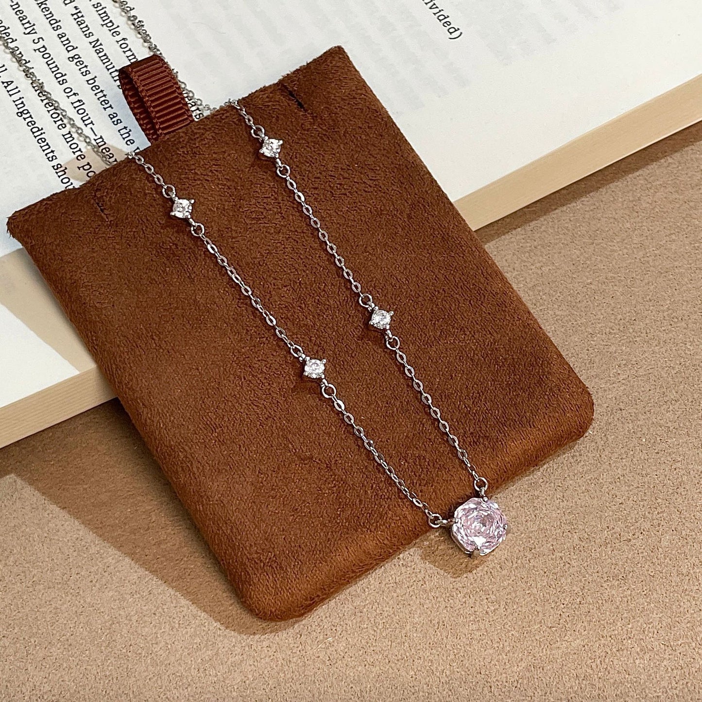 F廠【DQ0013N】S925純銀超閃玫瑰切項鍊女輕奢高級感精緻鋯石通勤鎖骨鏈
 25.10-4