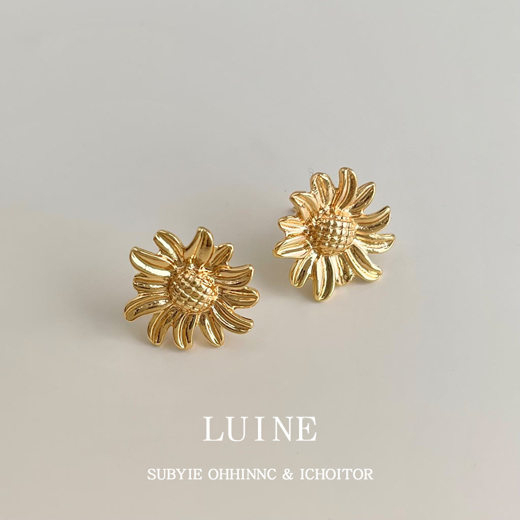 A廠【7100】簡約時尚高級感雛菊花朵中古風耳環女氣質新款文藝復古向日葵耳飾
 25.11-3