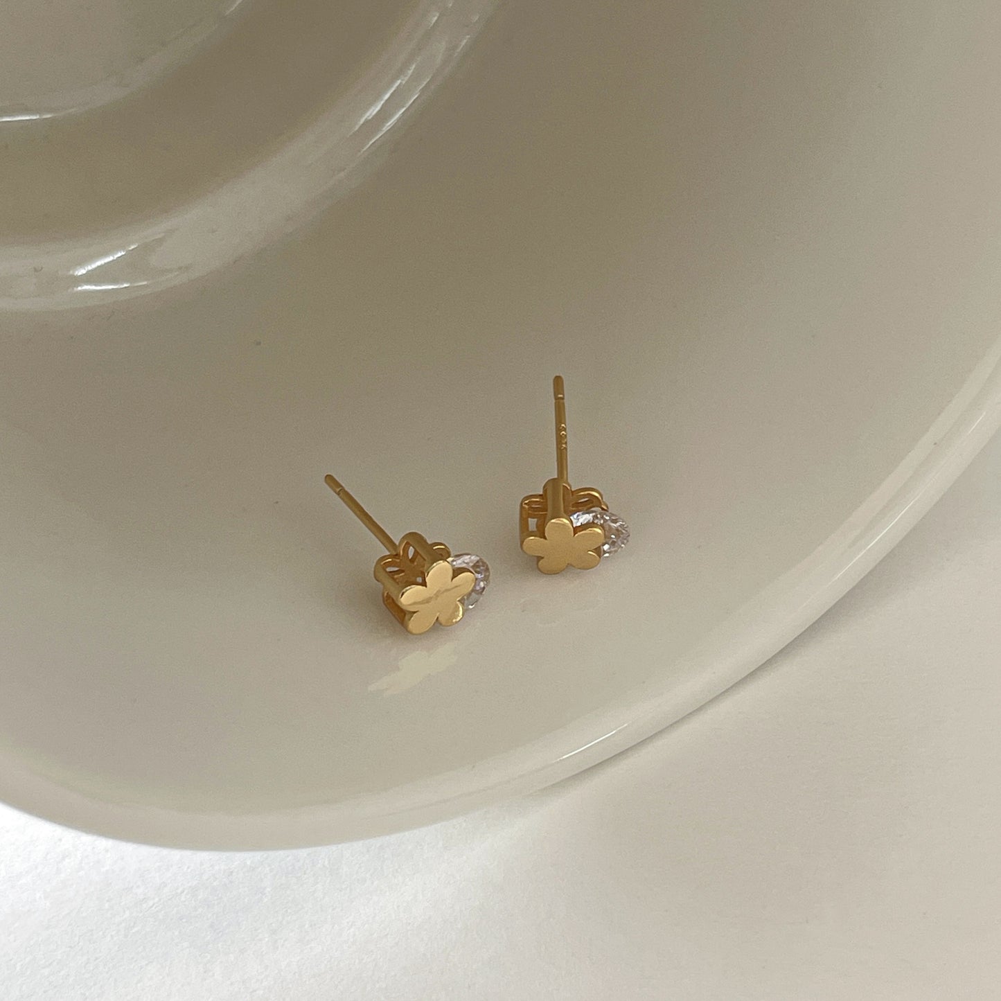 E廠【XDQ10190E】S925純銀精緻小眾閃鑽花朵耳環女簡約ins風小花鋯石百搭耳飾
 26.03-2