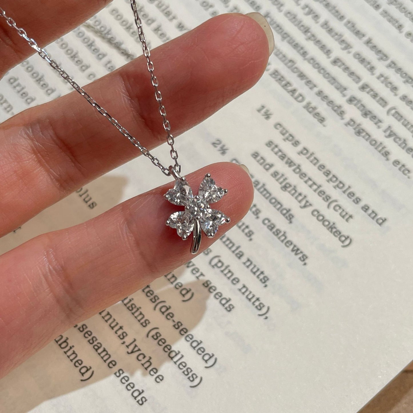 F廠【DQ0034N】S999純銀輕奢小眾幸運四葉草項鍊女精緻高級感閃鑽百搭鎖骨鏈
 25.09-1