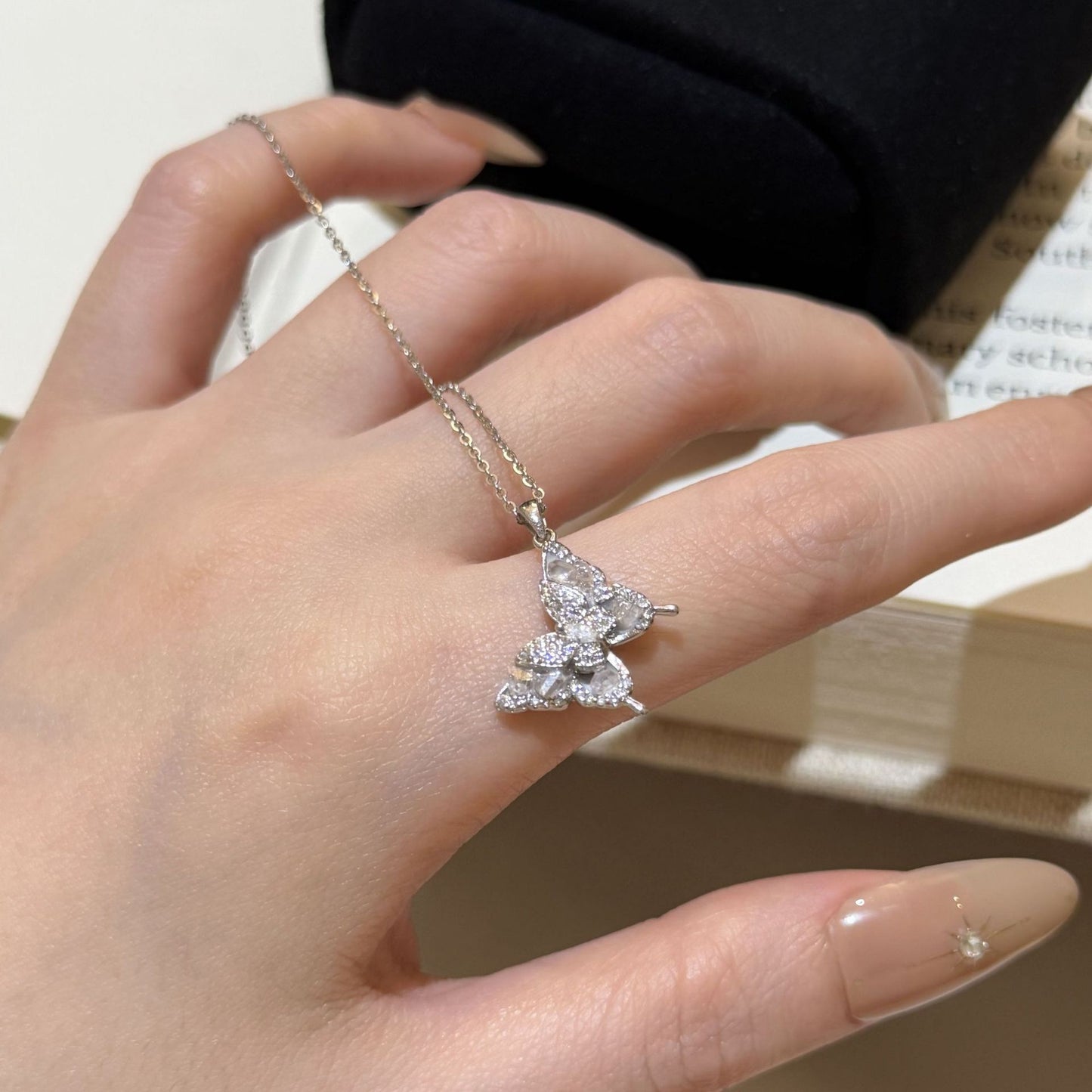 E廠【XDQ0106N】S925純銀輕奢小眾蝴蝶項鍊女甜美精緻碎石玻璃氣質鎖骨鏈
 26.03-1