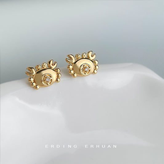 C廠【6903】元寶蟹~原始設計微鑲鋯石925銀針鍍14K簡約時尚通勤新耳飾 耳環
 25.10-3