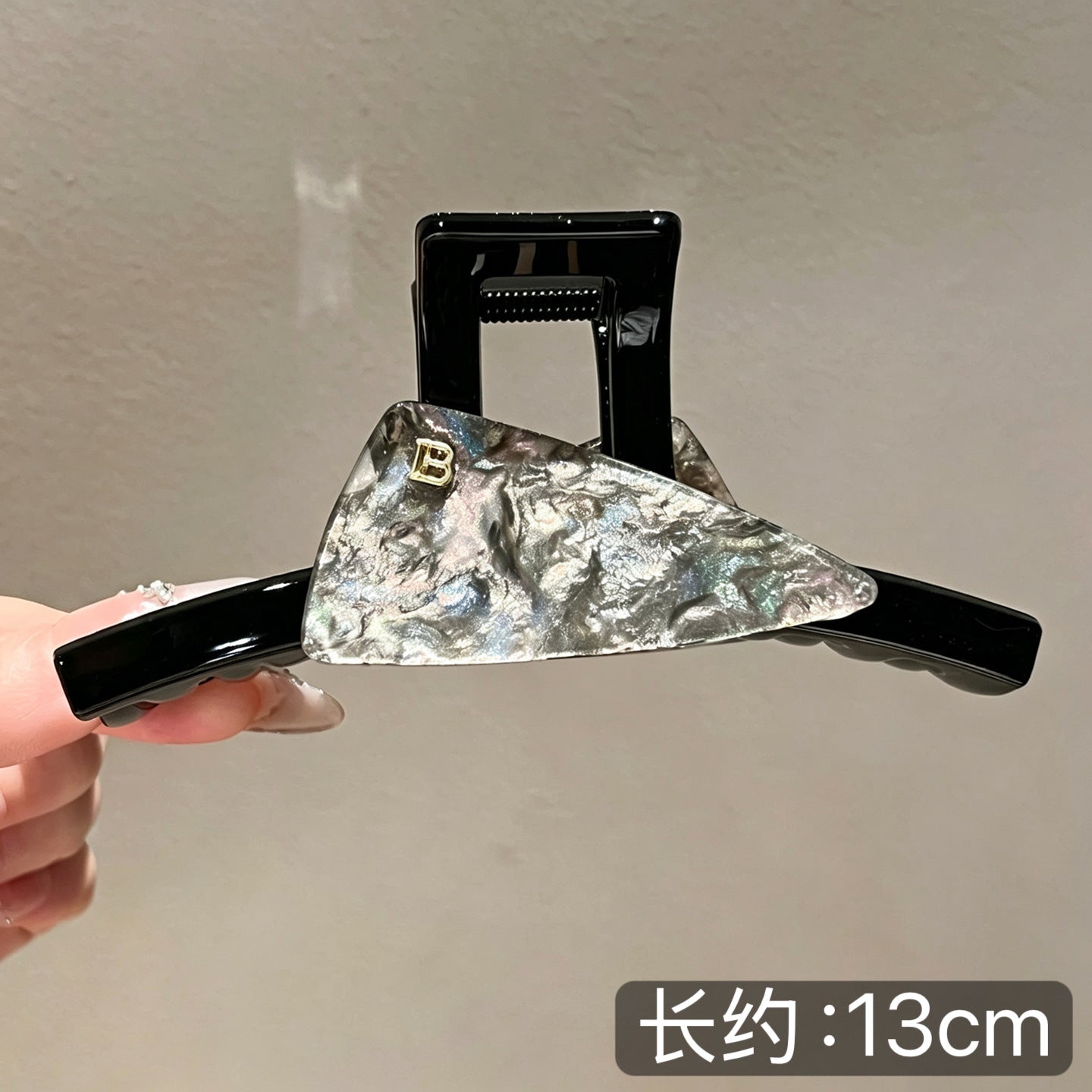 C廠【X388】醋酸三角抓夾女輕奢閃鑽半紮髮鯊魚夾高級感頭髮髮夾2026新款髮飾
 26.06-1「C廠-單筆結帳需滿，NT$500出貨(不含運費)」