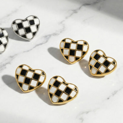 B廠【F034】INS簡約設計琺瑯彩釉棋盤格桃心耳環歐美時尚百搭耳環不銹鋼材質
 26.02-1