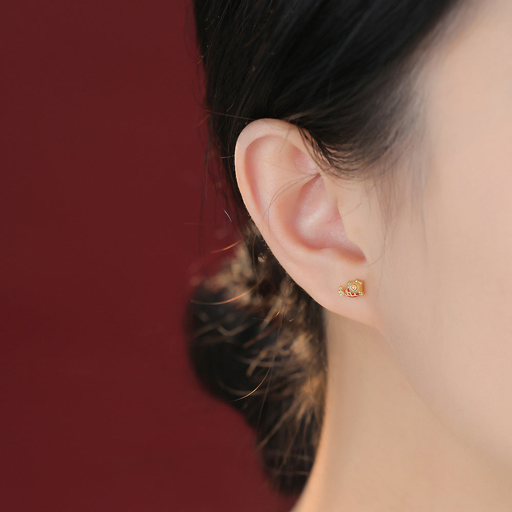 D廠【YC2856E】原創足銀S999暴富小錦鯉耳環本命年上岸吉祥氣質好運耳飾跨境
 25.12-2